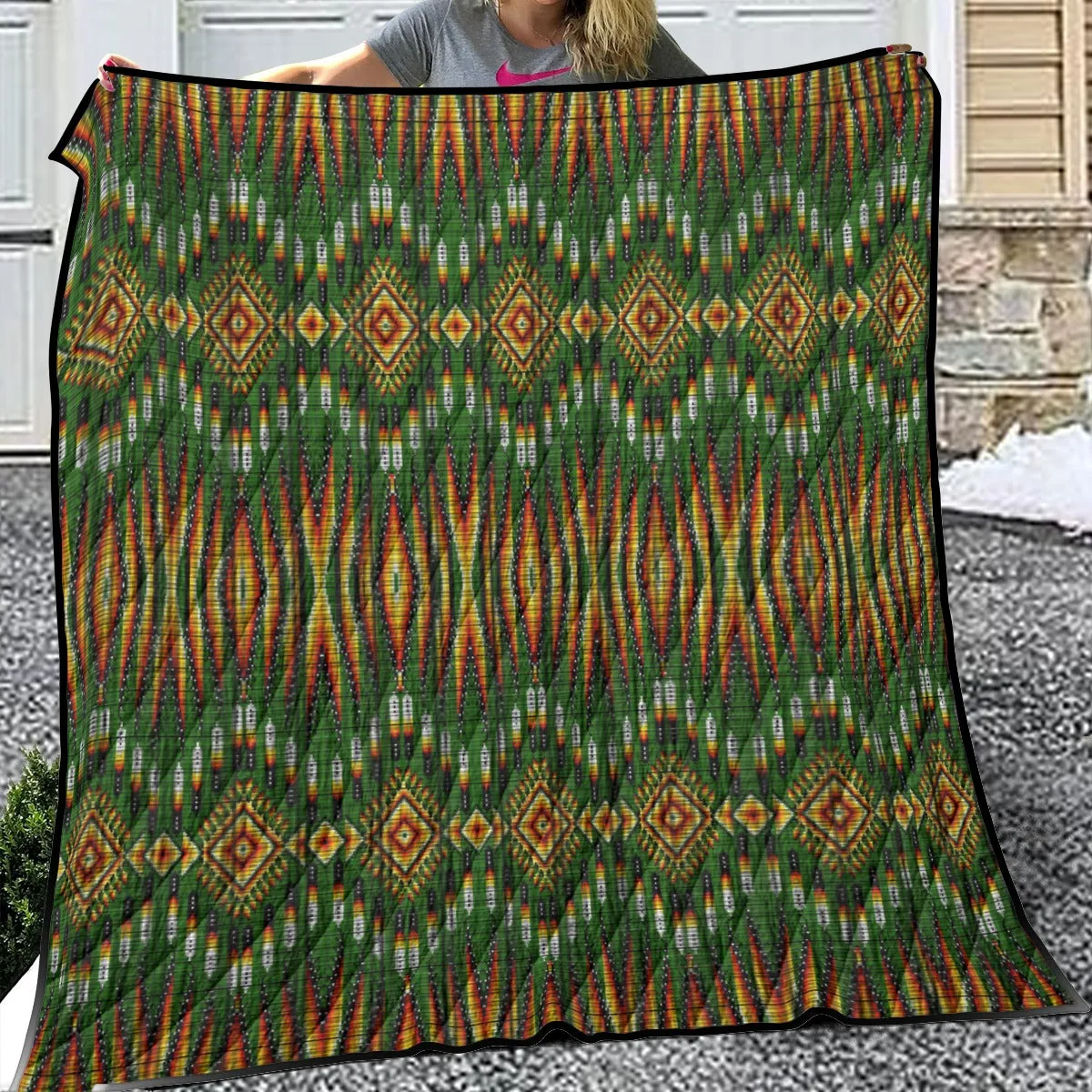 Fire Feather Green Lightweight & Breathable Quilt With Edge-wrapping Strips