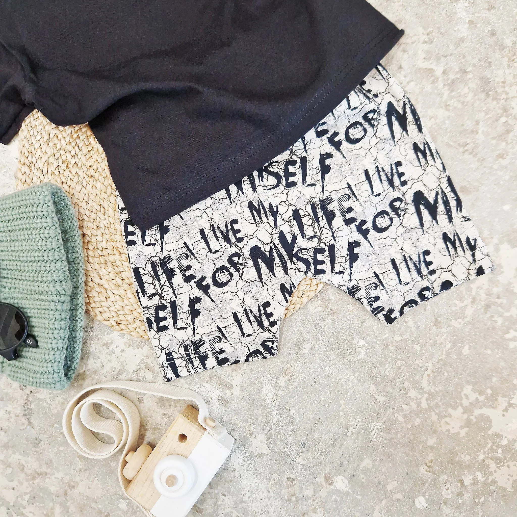 Graffiti 'Live Life for Myself' Skate Shorts