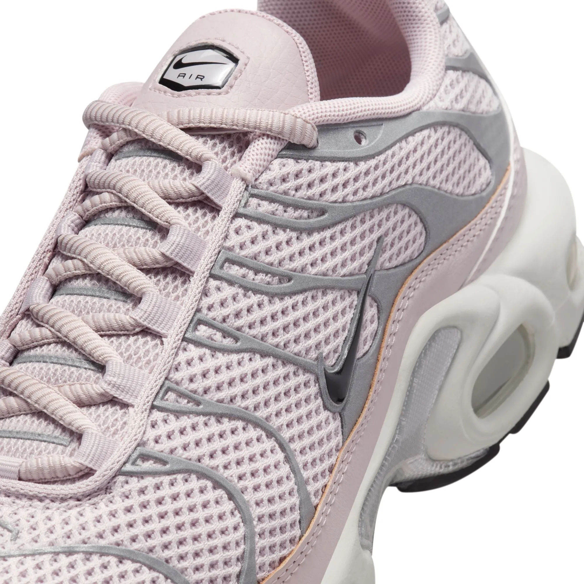 WMNS Air Max Plus (Platinum Violet/Chrome)